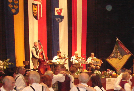 2006MVF24.JPG (54670 Byte)